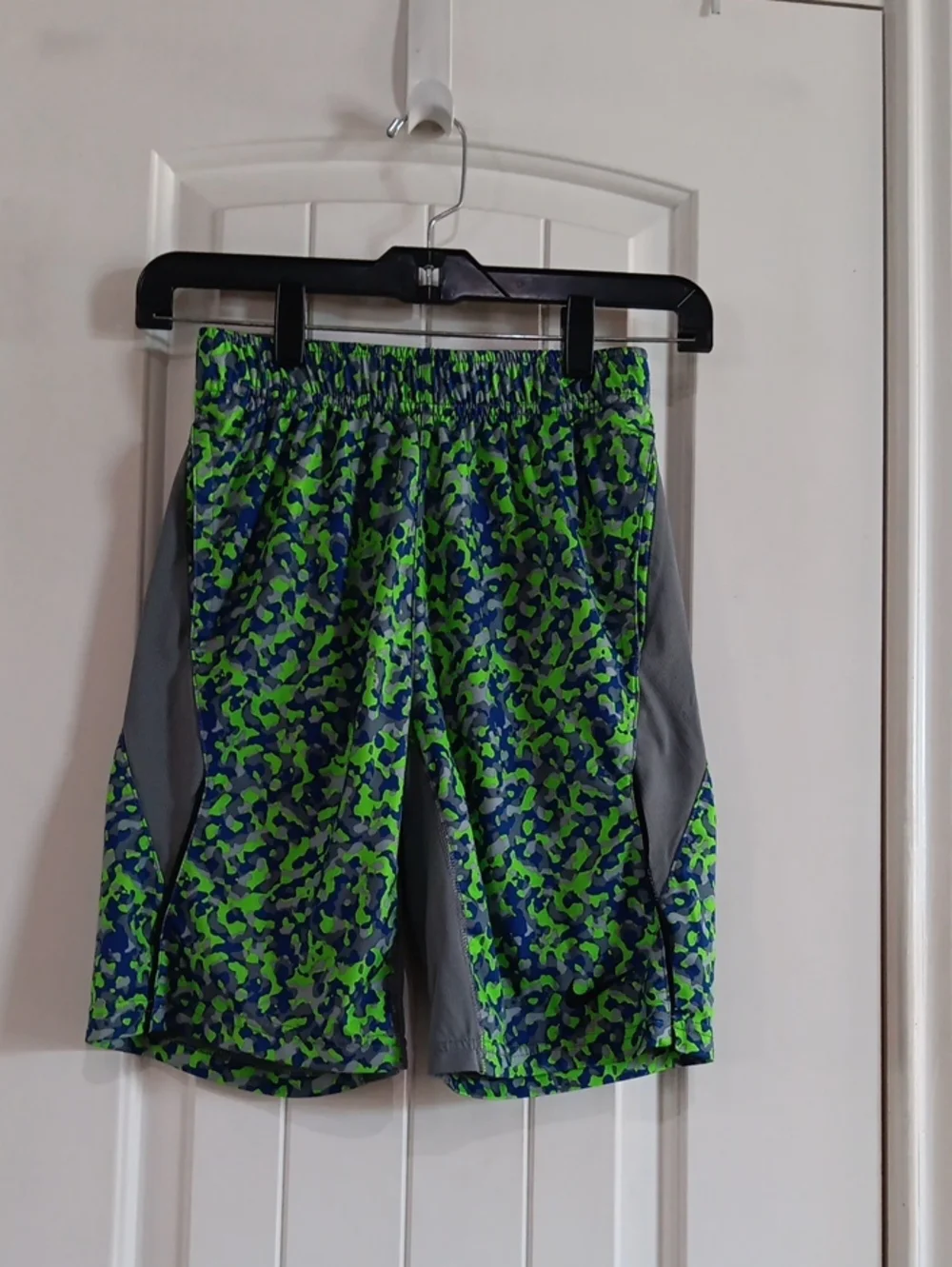 Nike Dri-FIT Youth Small Neon Green Blue Grey Camo Athletic Shorts S